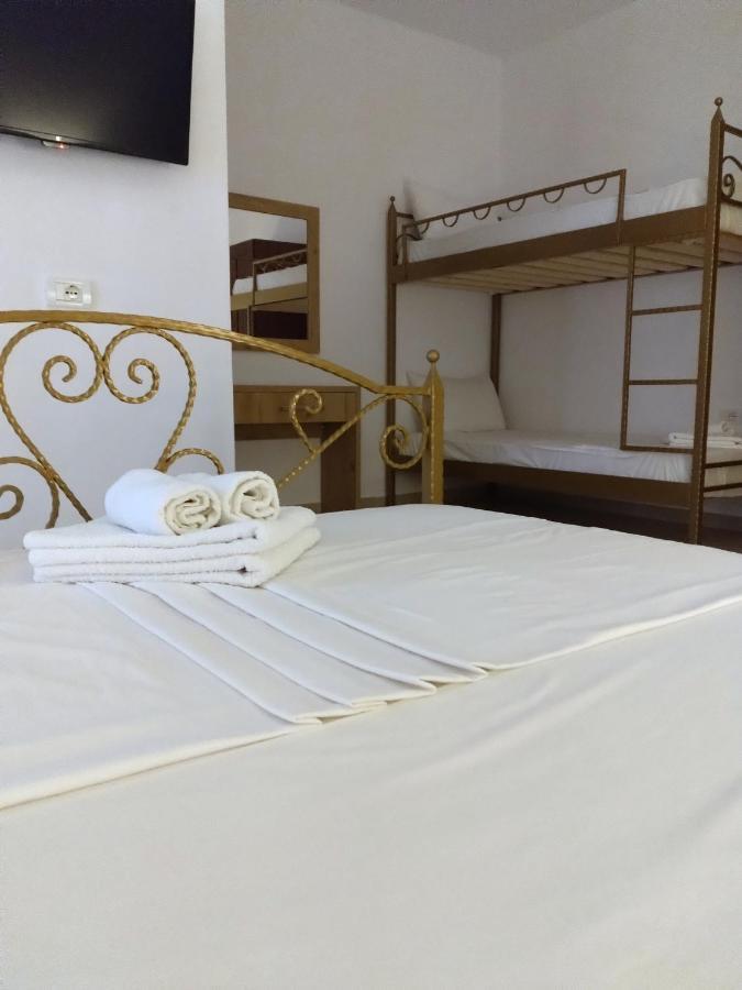 Artur Apartments Himarë Eksteriør billede