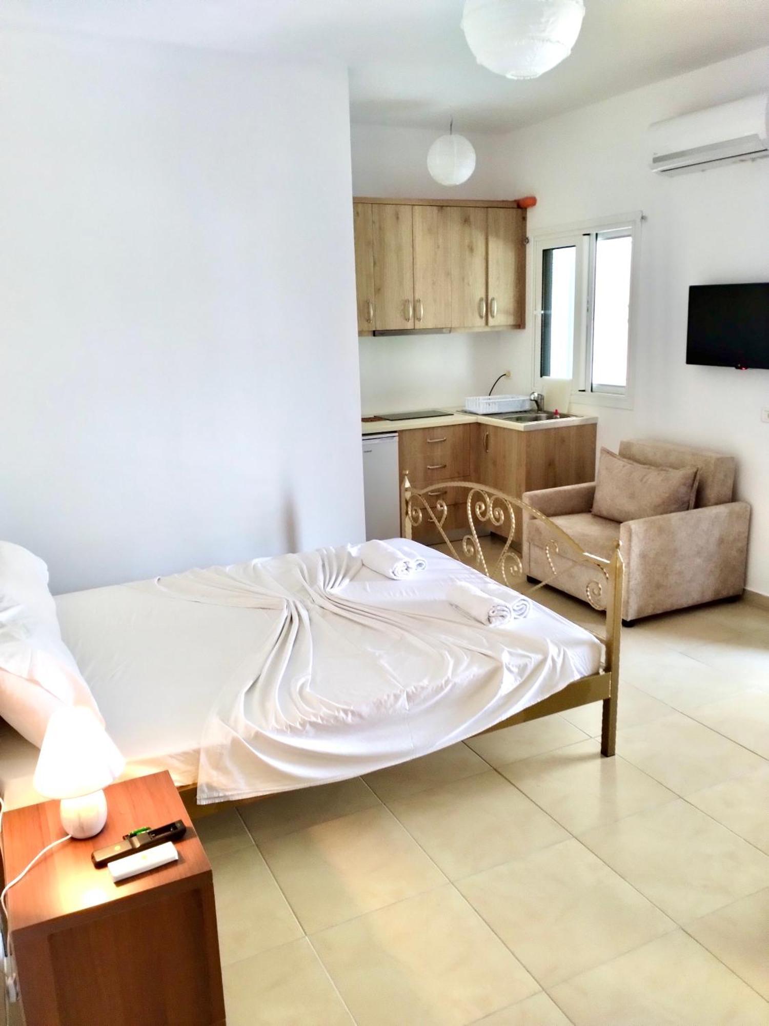 Artur Apartments Himarë Eksteriør billede